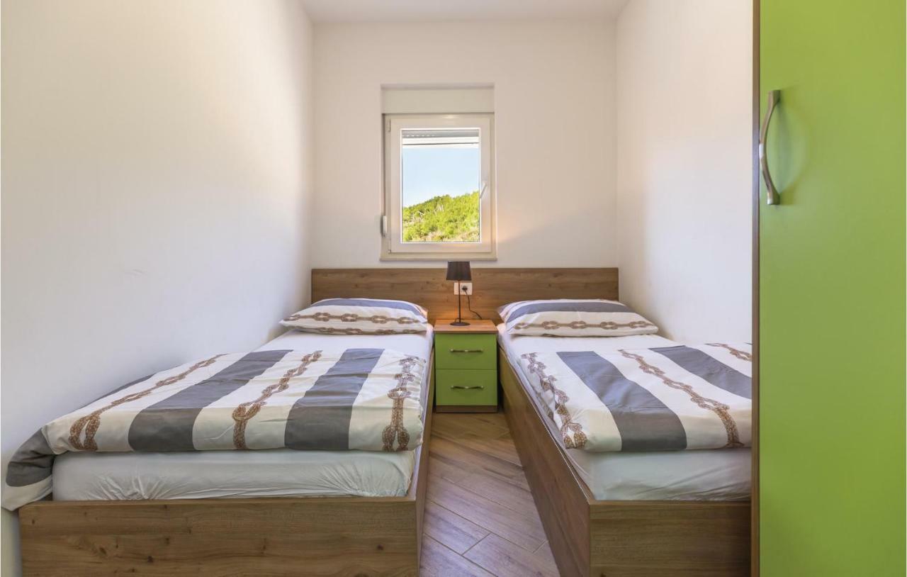 2 Bedroom Cozy Apartment In Makarská Exteriér fotografie