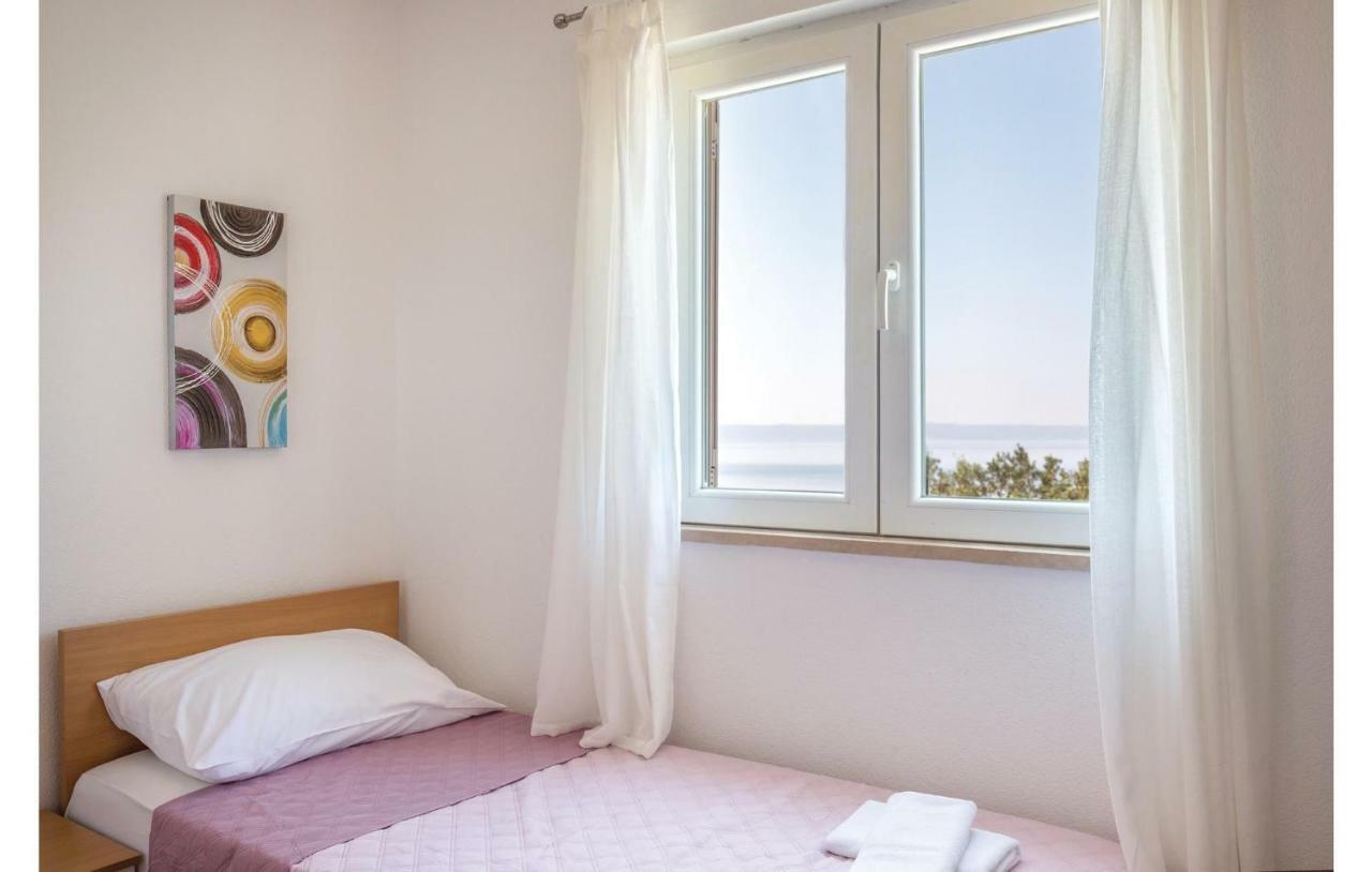 2 Bedroom Cozy Apartment In Makarská Exteriér fotografie